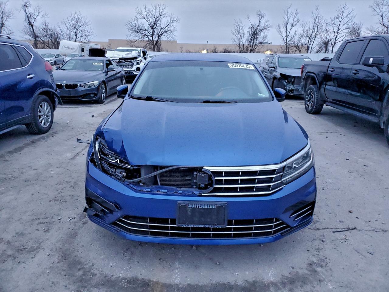 VOLKSWAGEN PASSAT R-LINE