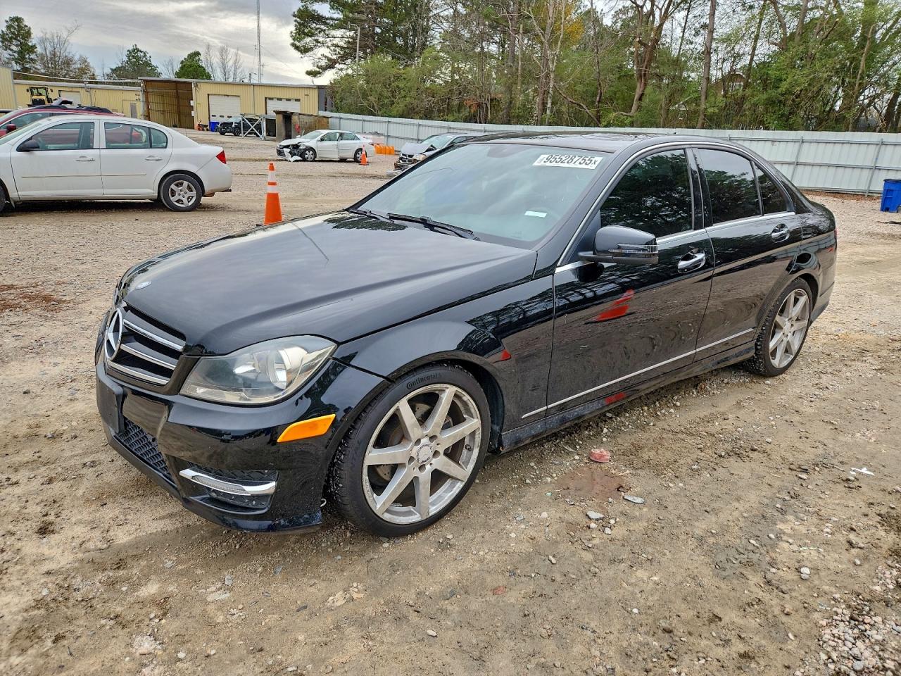 Lot #3305429452 2014 MERCEDES-BENZ C 250
