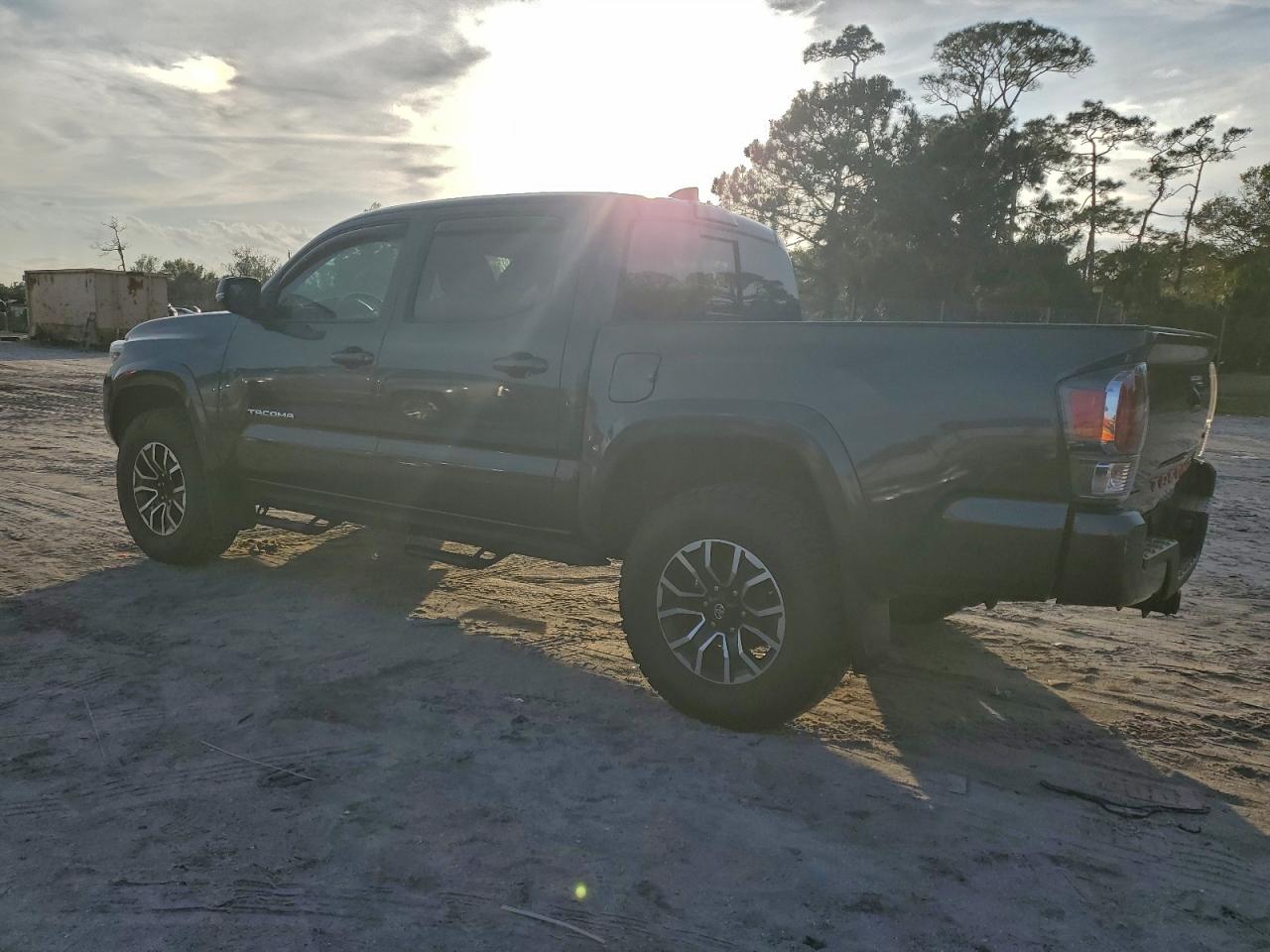 TOYOTA TACOMA DOUBLE CAB