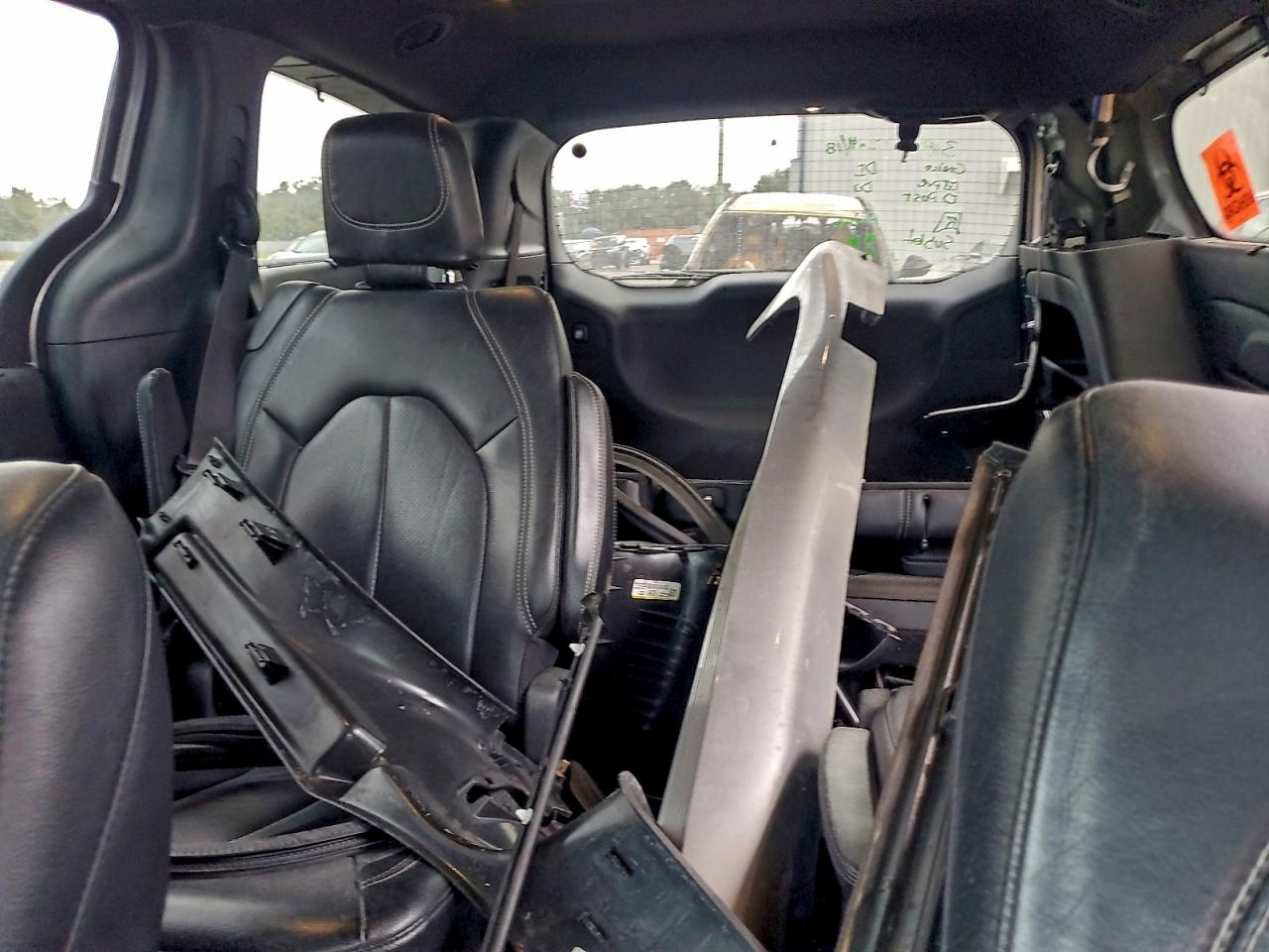 CHRYSLER PACIFICA TOURING L