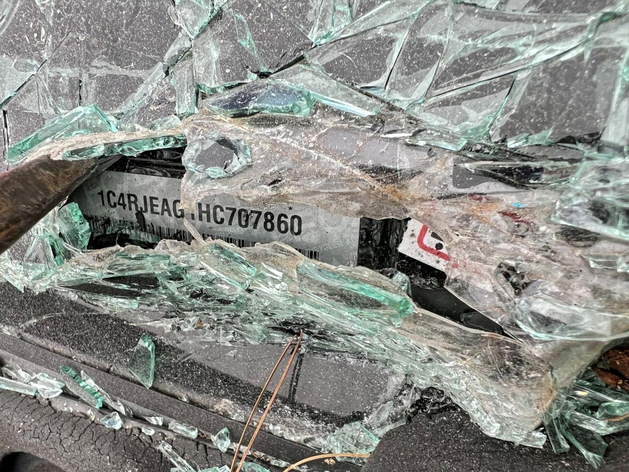 JEEP GRAND CHEROKEE LAREDO