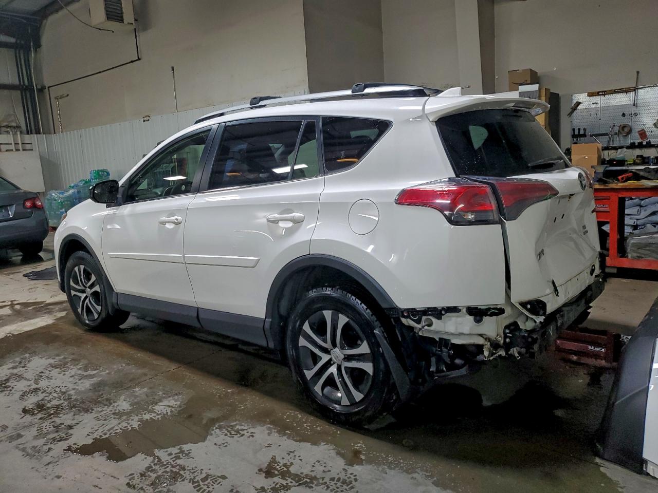 TOYOTA RAV4 LE