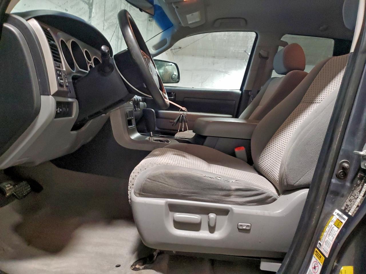 TOYOTA TUNDRA DOUBLE CAB SR5