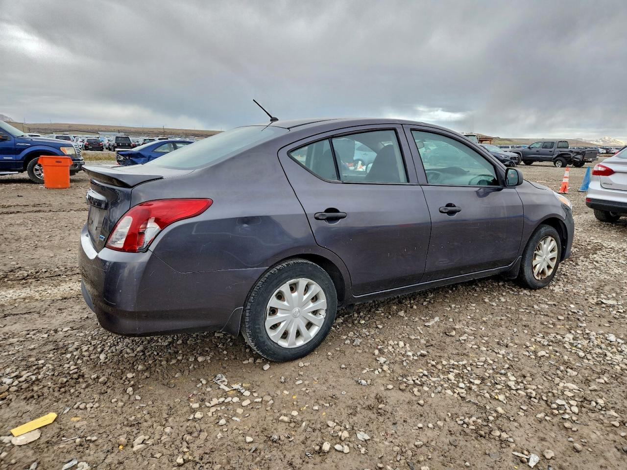 NISSAN VERSA S