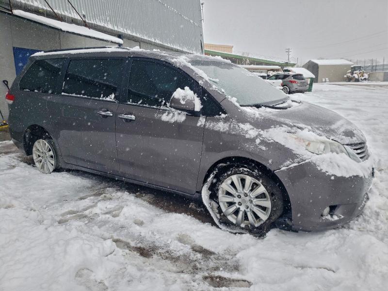 2012 TOYOTA SIENNA XLE #3305856289