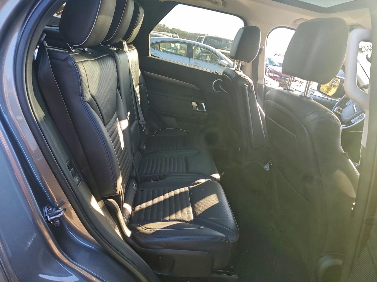 Lot #3317696098 2017 LAND ROVER DISCOVERY