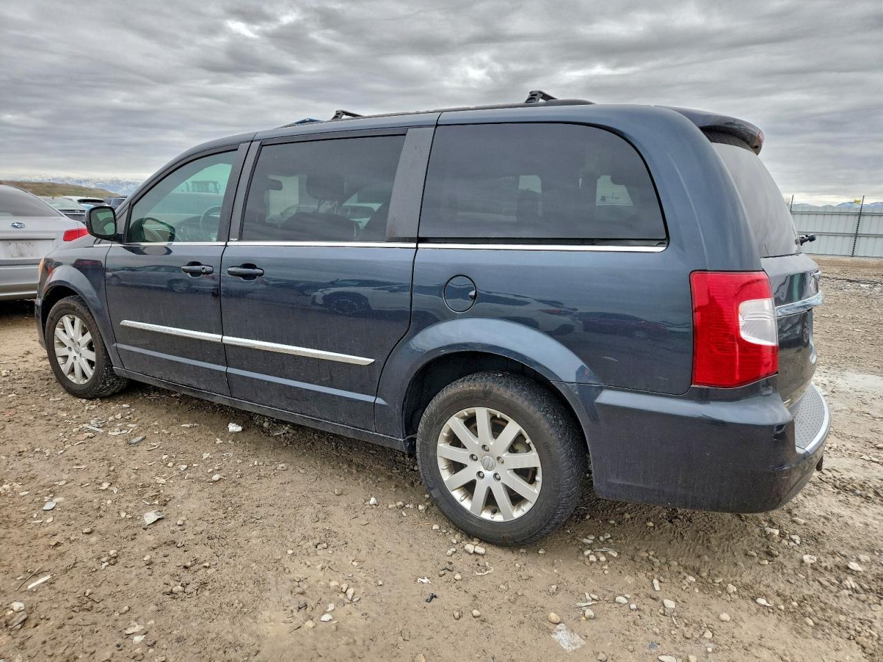Lot #3302756340 2014 CHRYSLER TOWN & COU