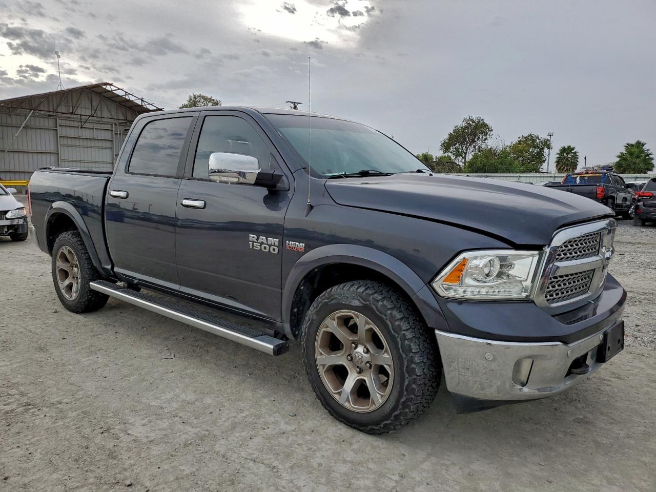 RAM 1500 LARAMIE