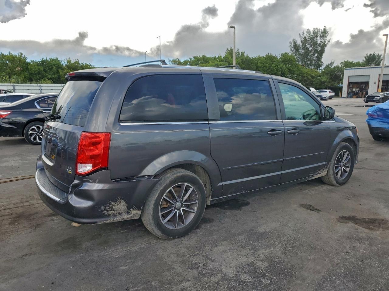 DODGE GRAND CARAVAN SXT