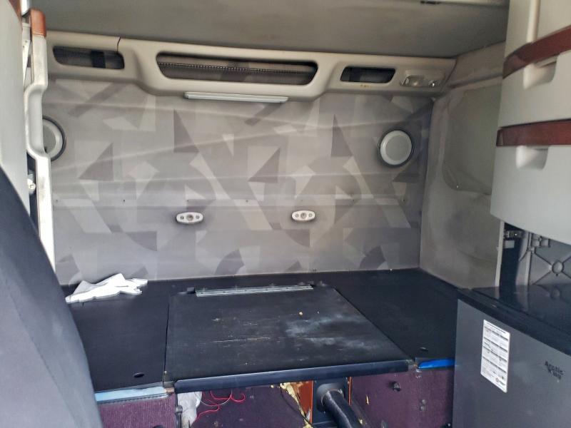 2010 VOLVO VNL #3310359958