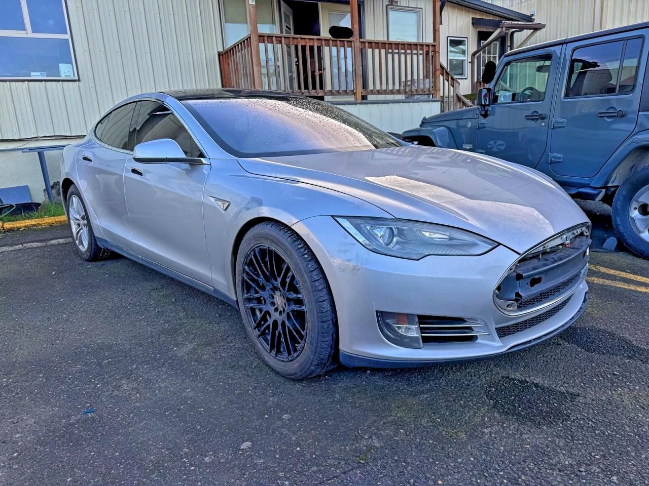 TESLA MODEL S