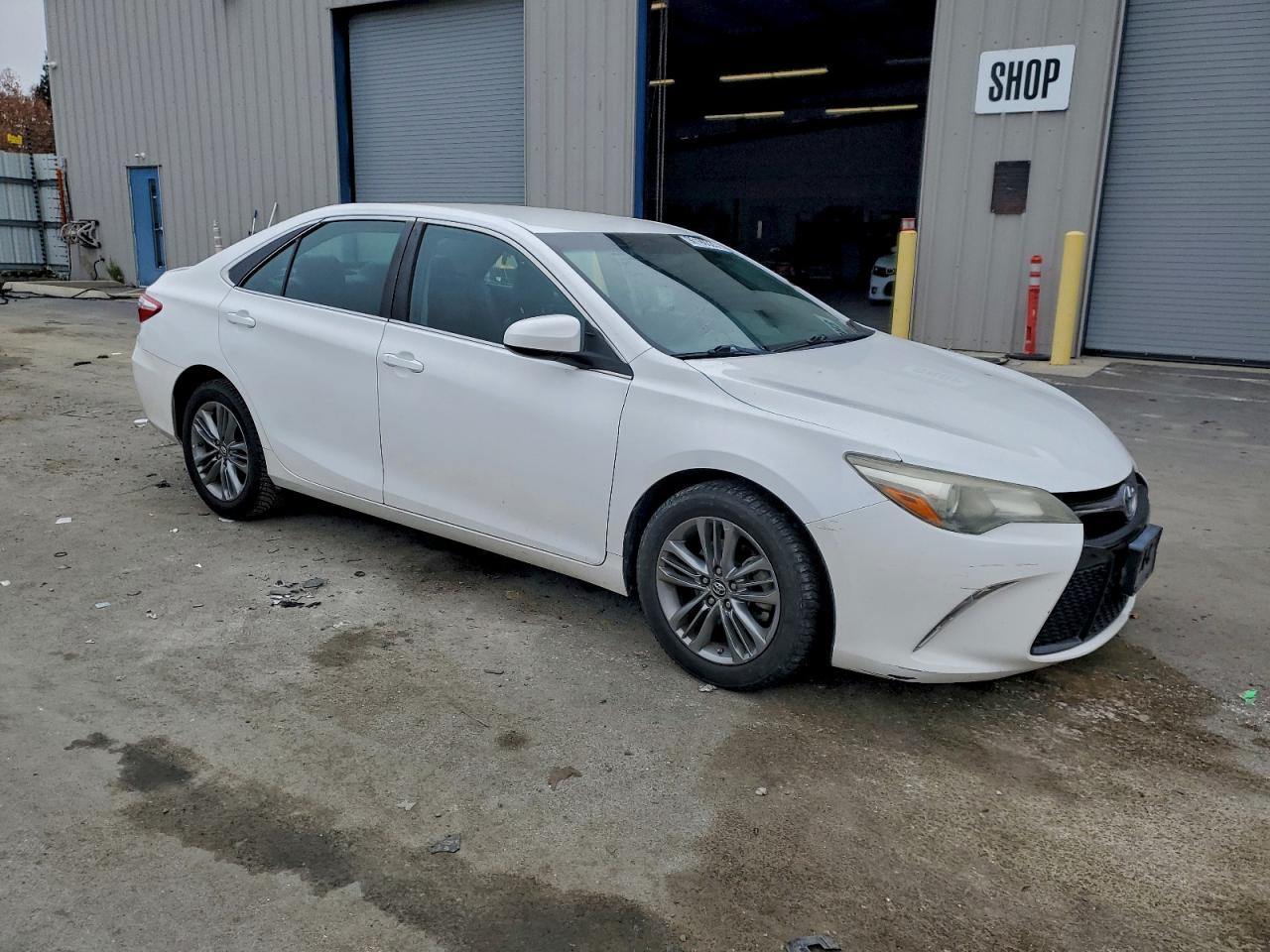 Lot #3317135990 2016 TOYOTA CAMRY LE