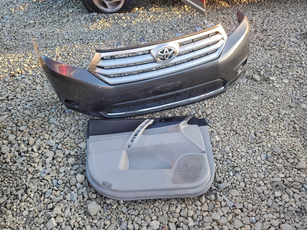 TOYOTA HIGHLANDER BASE