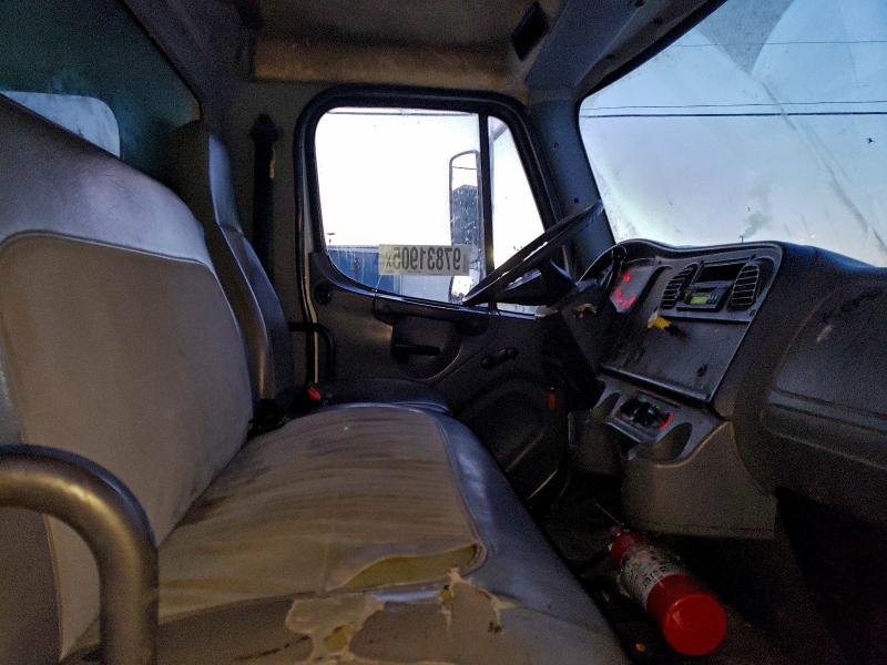 2006 FREIGHTLINER M2 106 MED #3318938931