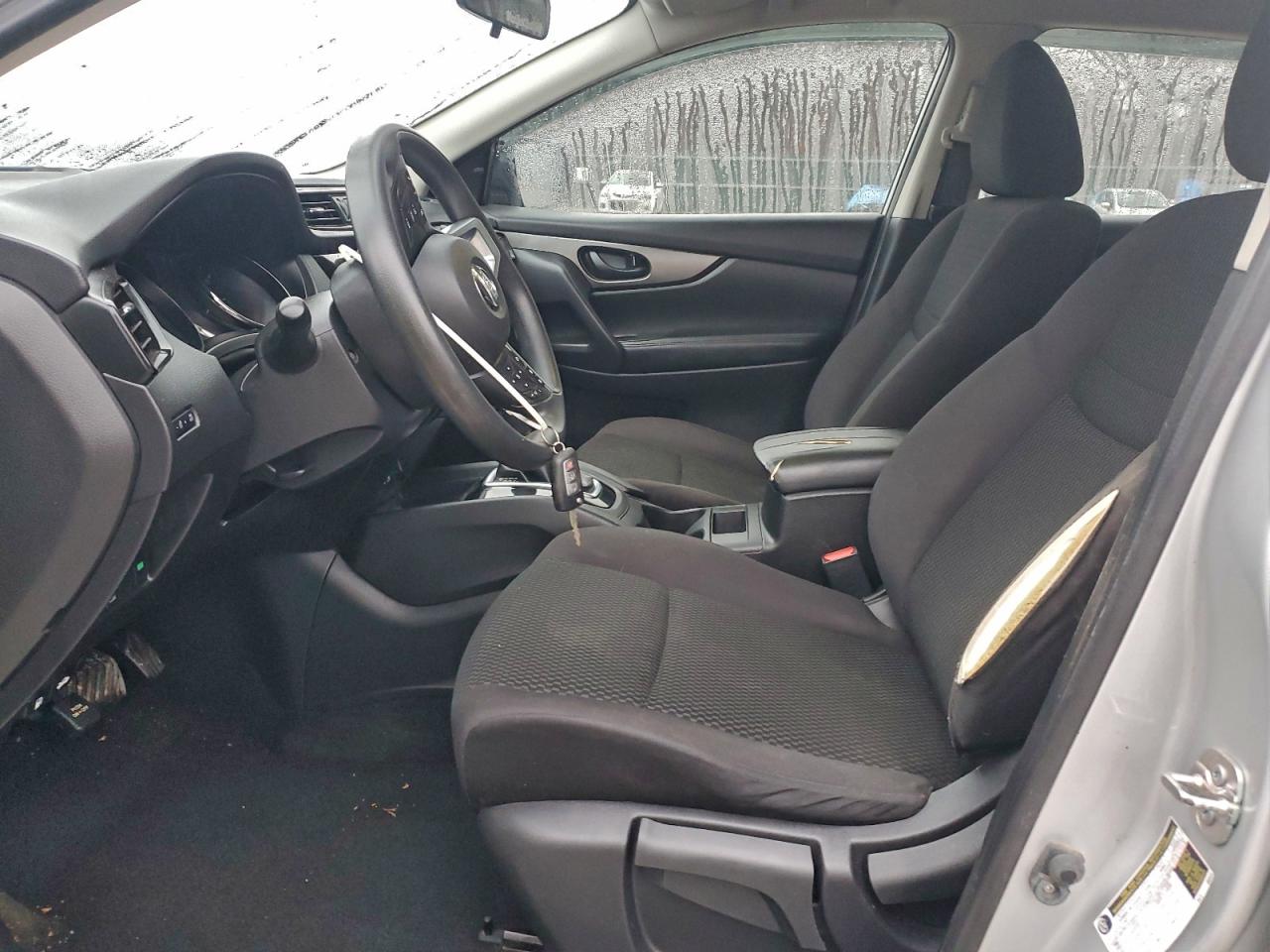 NISSAN ROGUE SPORT S