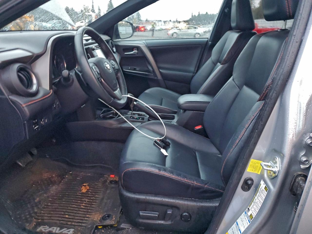 Lot #3304550464 2017 TOYOTA RAV4 SE