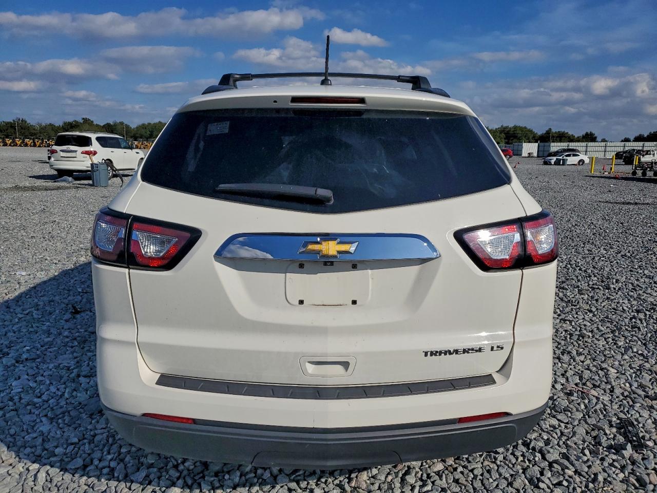 CHEVROLET TRAVERSE LS
