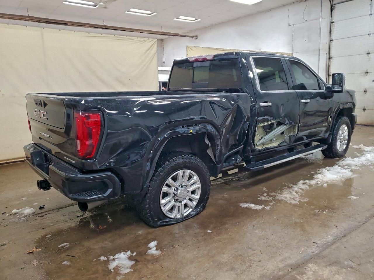 GMC SIERRA K2500 DENALI