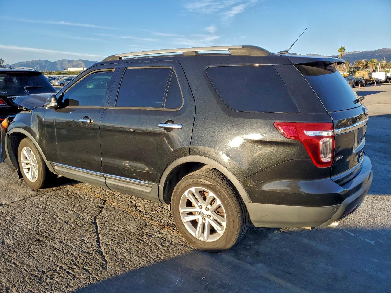 FORD EXPLORER XLT