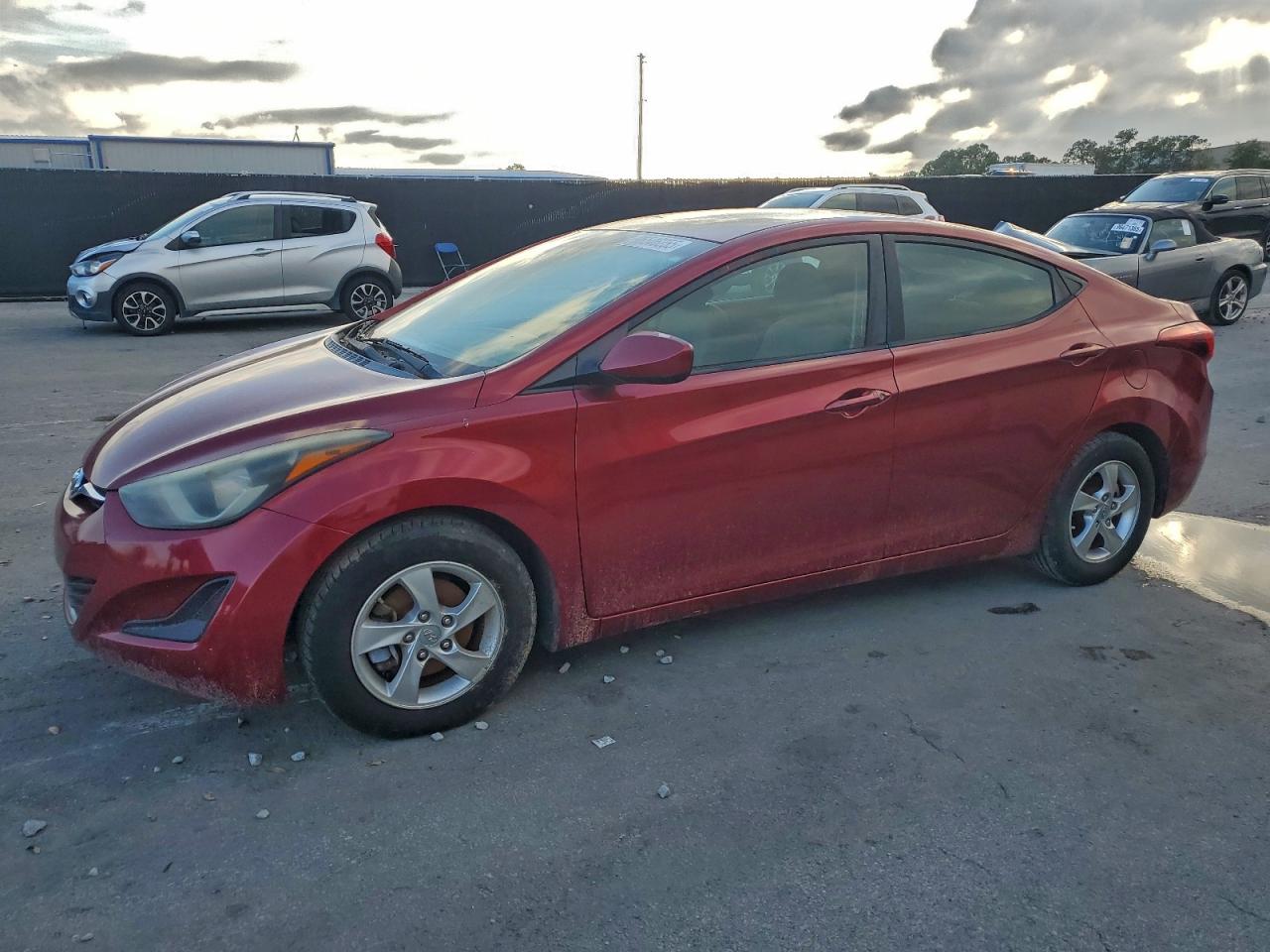 Lot #3311326321 2015 HYUNDAI ELANTRA SE
