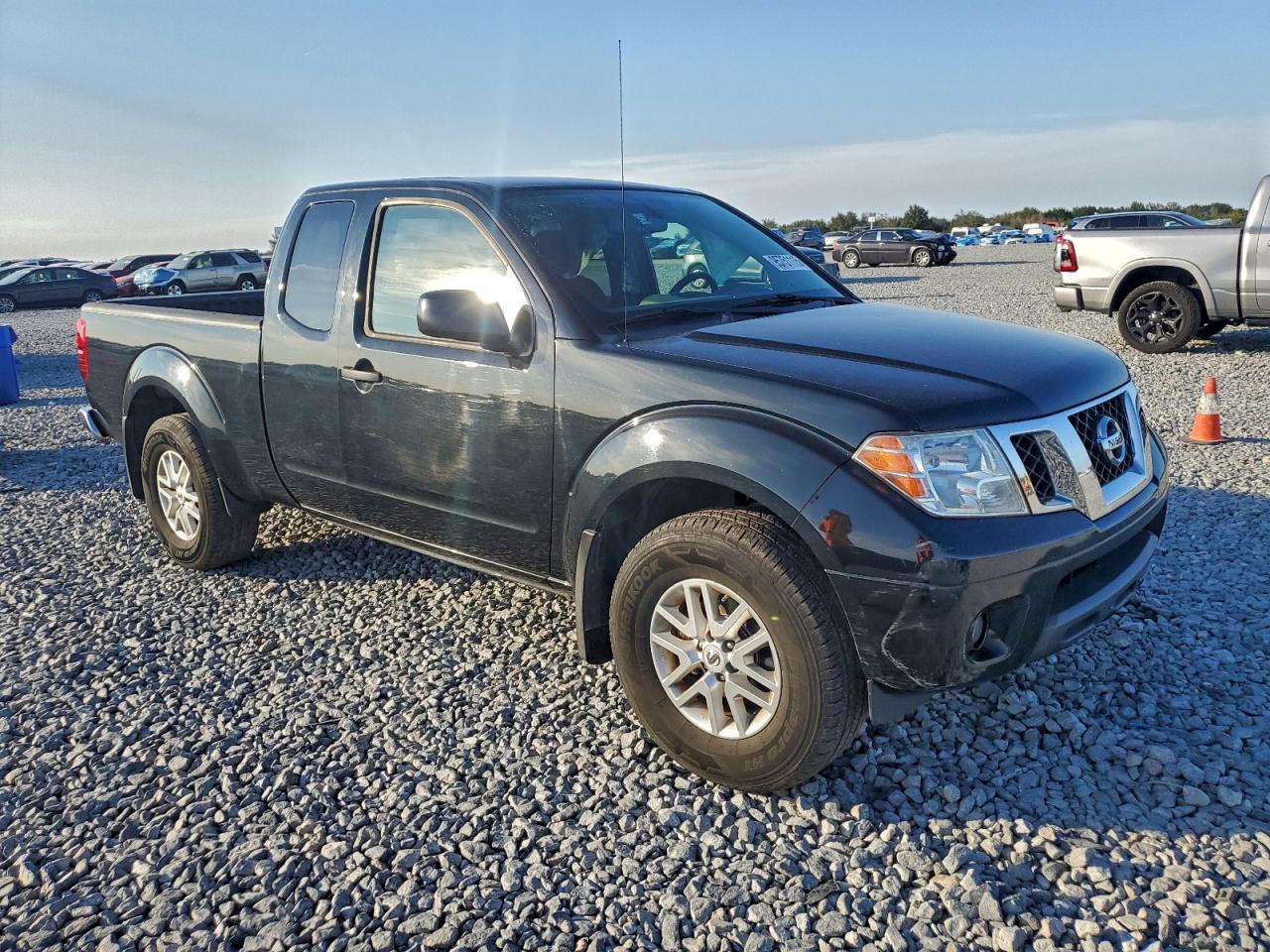 NISSAN FRONTIER SV