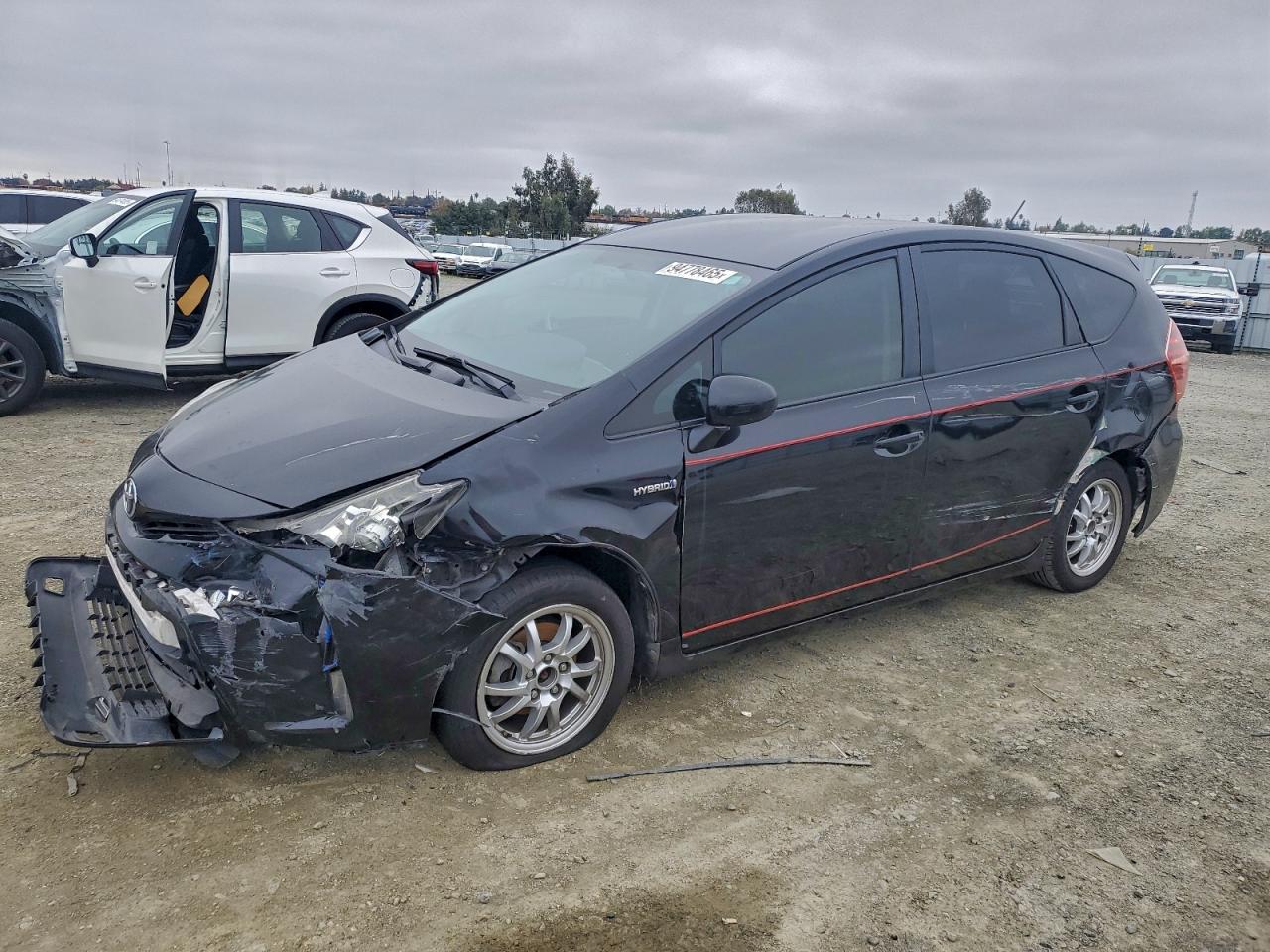 Lot #3317135988 2015 TOYOTA PRIUS V