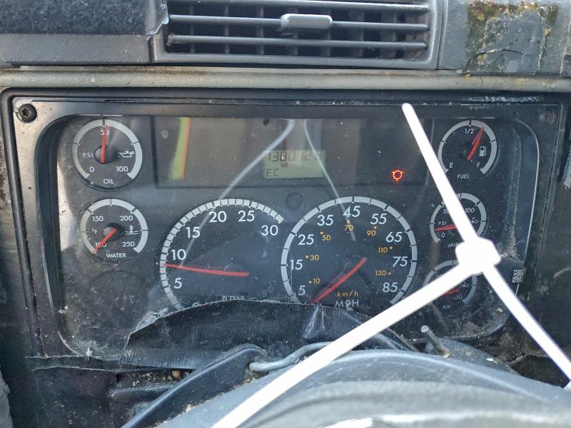 2004 FREIGHTLINER CONVENTION #3311666217