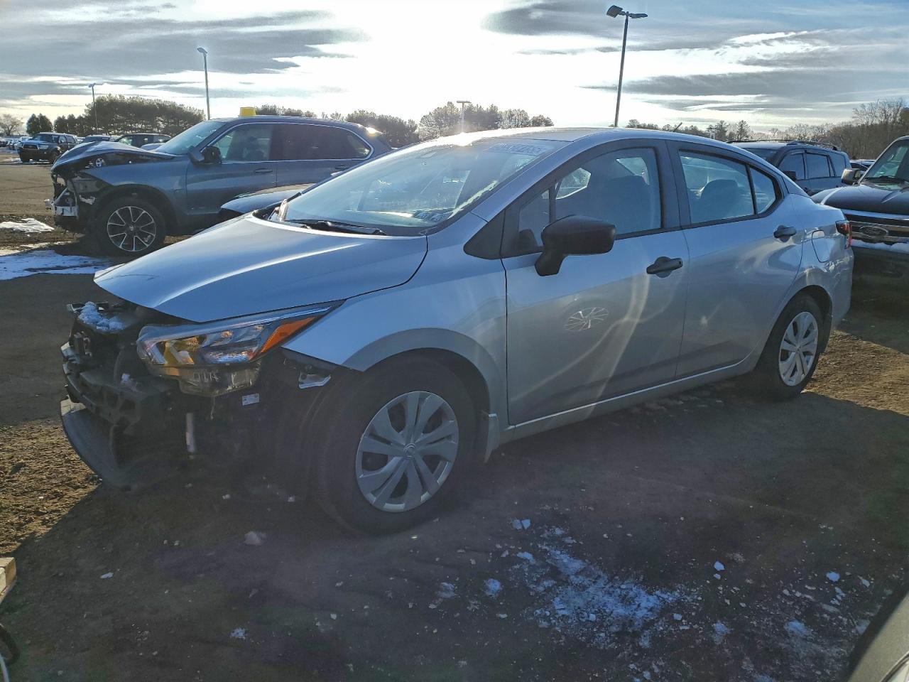 NISSAN VERSA S