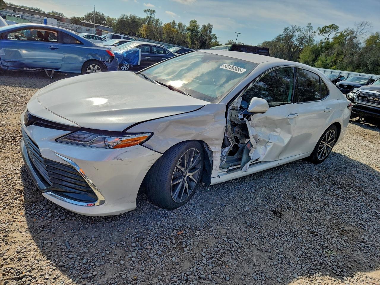 TOYOTA CAMRY XLE
