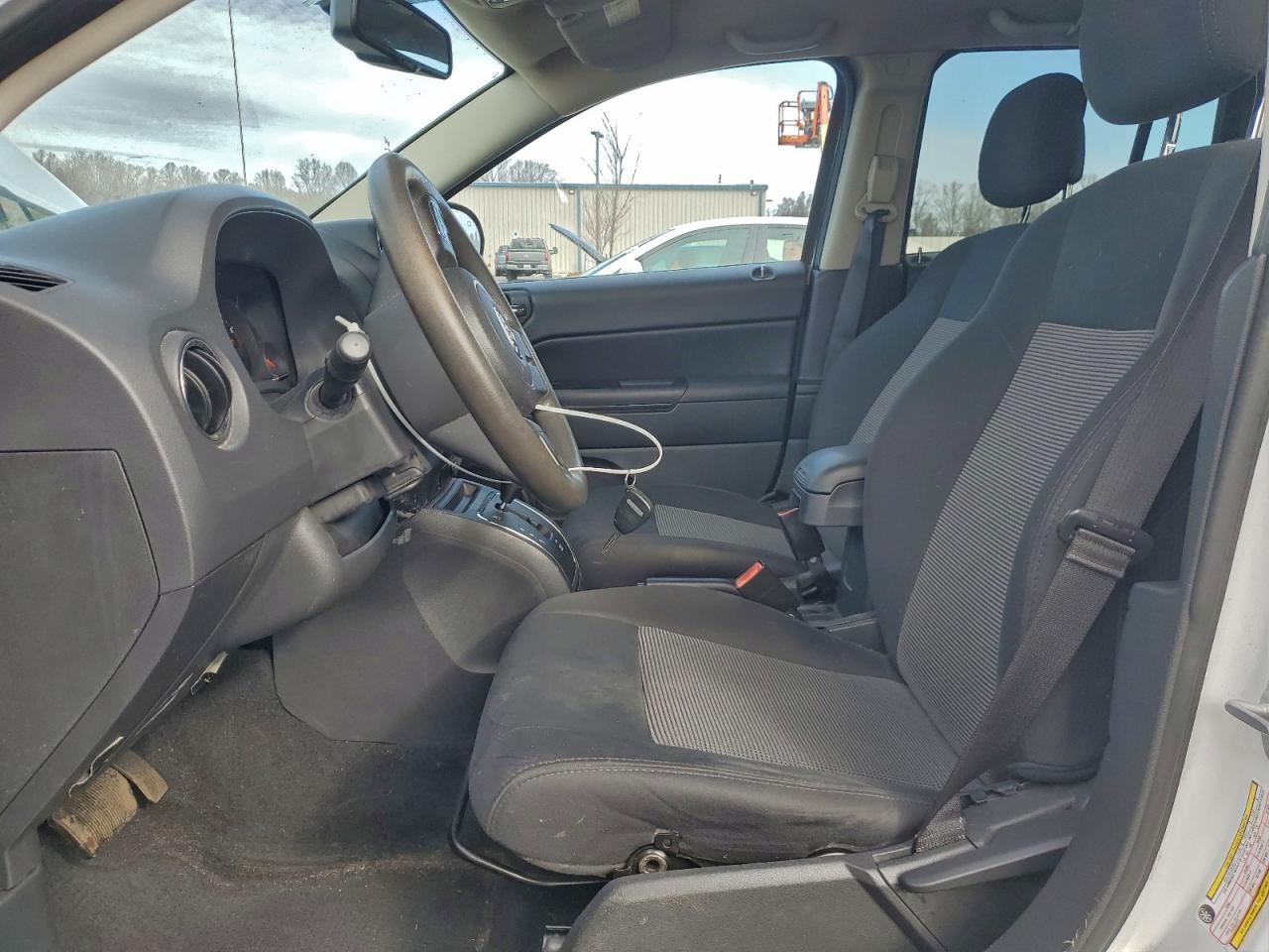 Lot #3309194639 2011 JEEP COMPASS SP