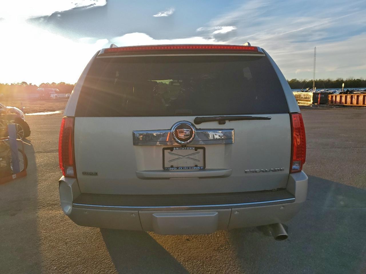CADILLAC ESCALADE ESV LUXURY