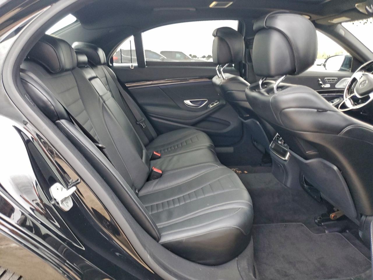 MERCEDES-BENZ S-CLASS 550