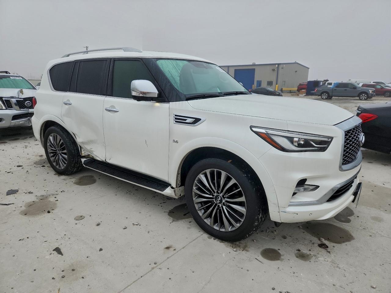 INFINITI QX80 LUXE