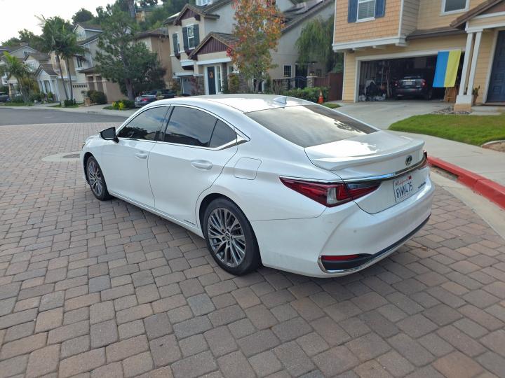 2021 LEXUS ES 300H #3305289331