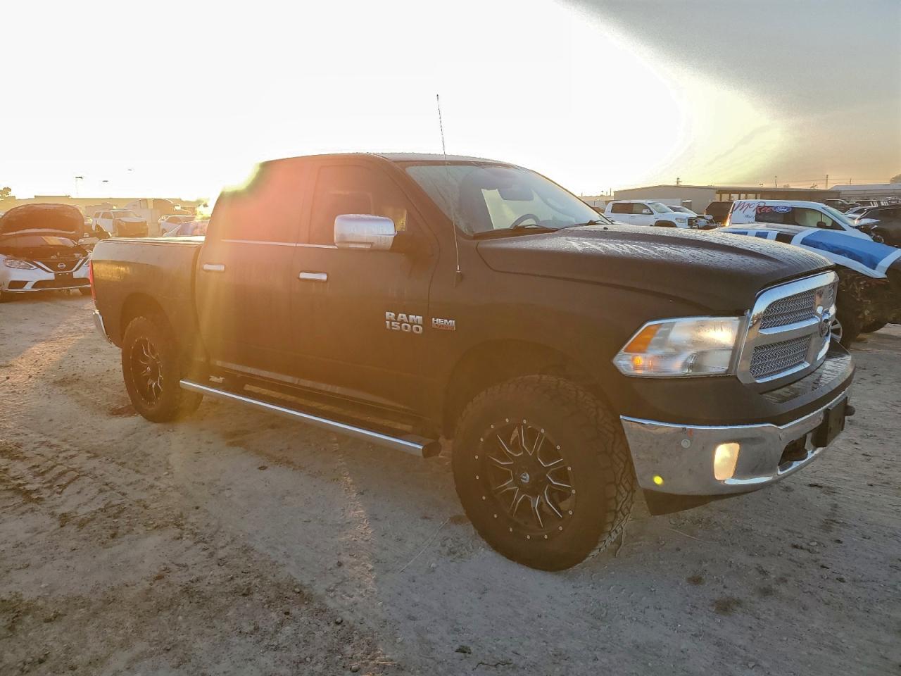 RAM 1500 SLT
