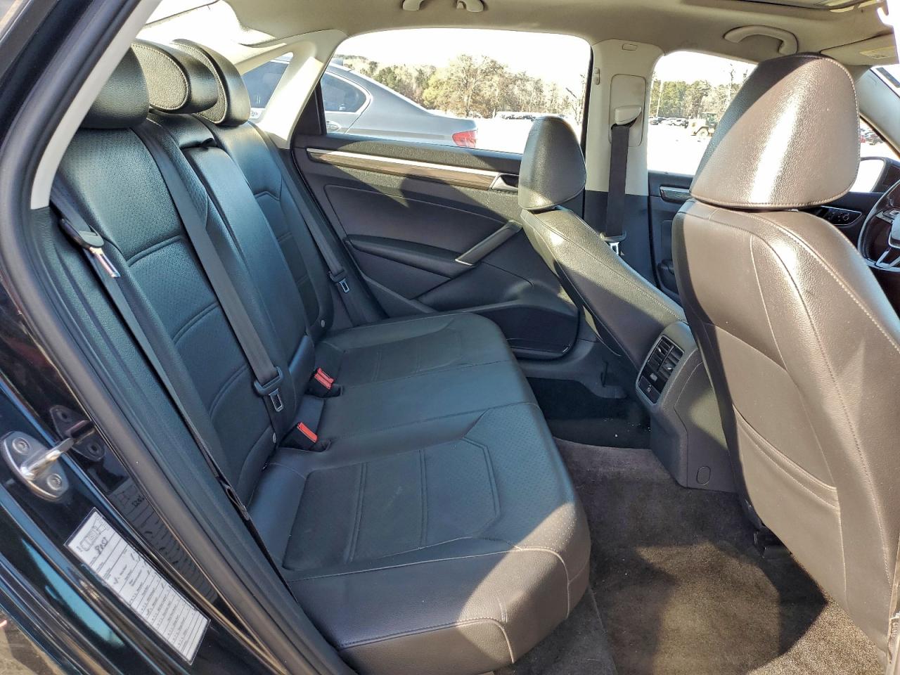 VOLKSWAGEN PASSAT SE