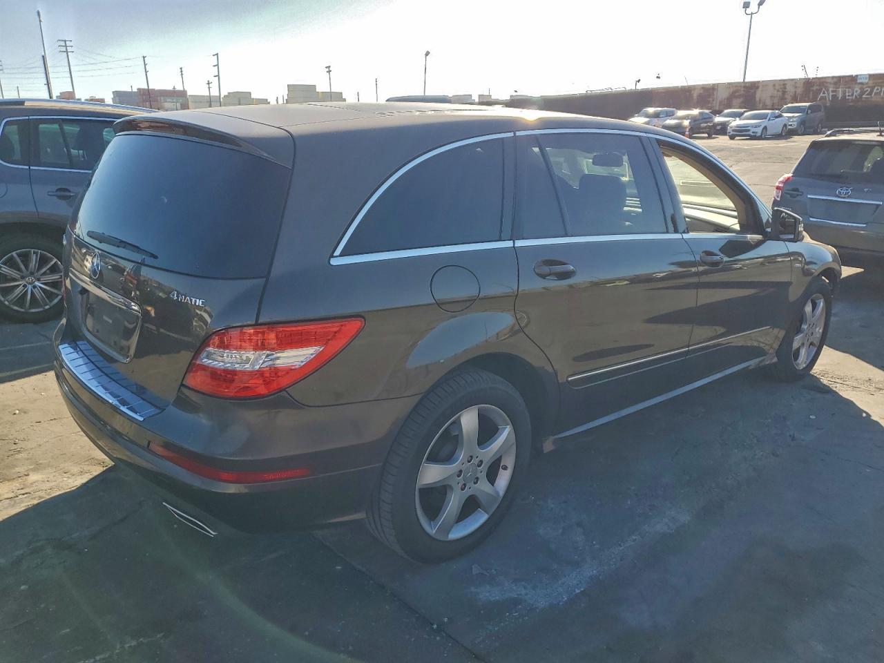 MERCEDES-BENZ R-CLASS 350 4MATIC