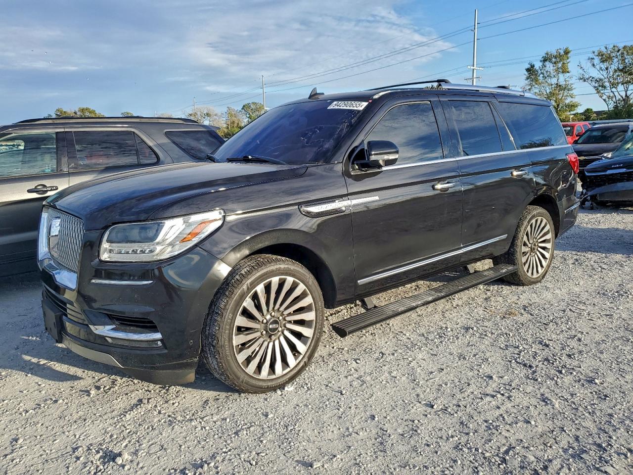 Lot #3302653028 2019 LINCOLN NAVIGATOR