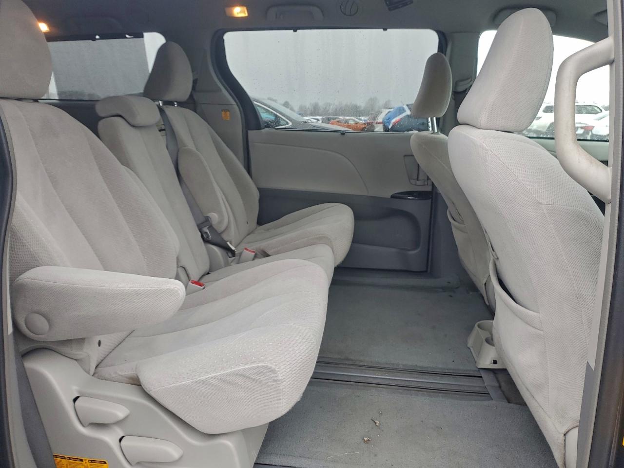 Lot #3315999092 2013 TOYOTA SIENNA LE