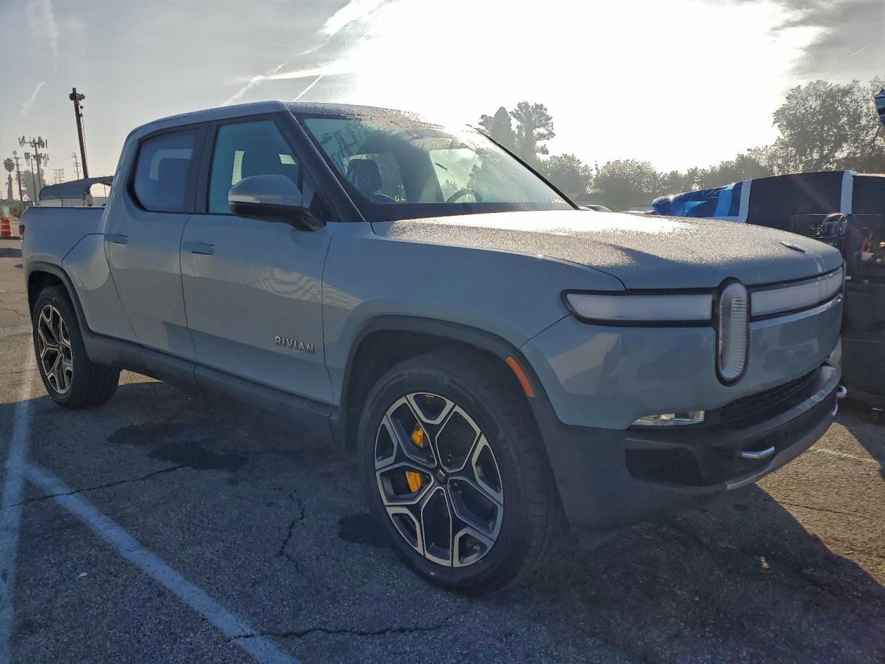 RIVIAN R1T ADVENTURE