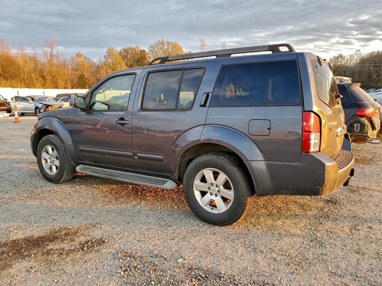 NISSAN PATHFINDER S