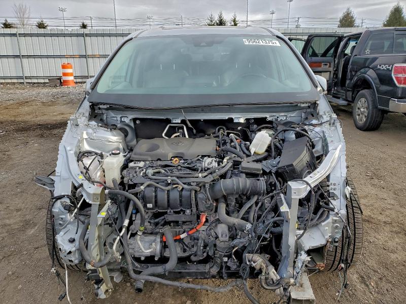 2021 TOYOTA SIENNA XLE #3310543082