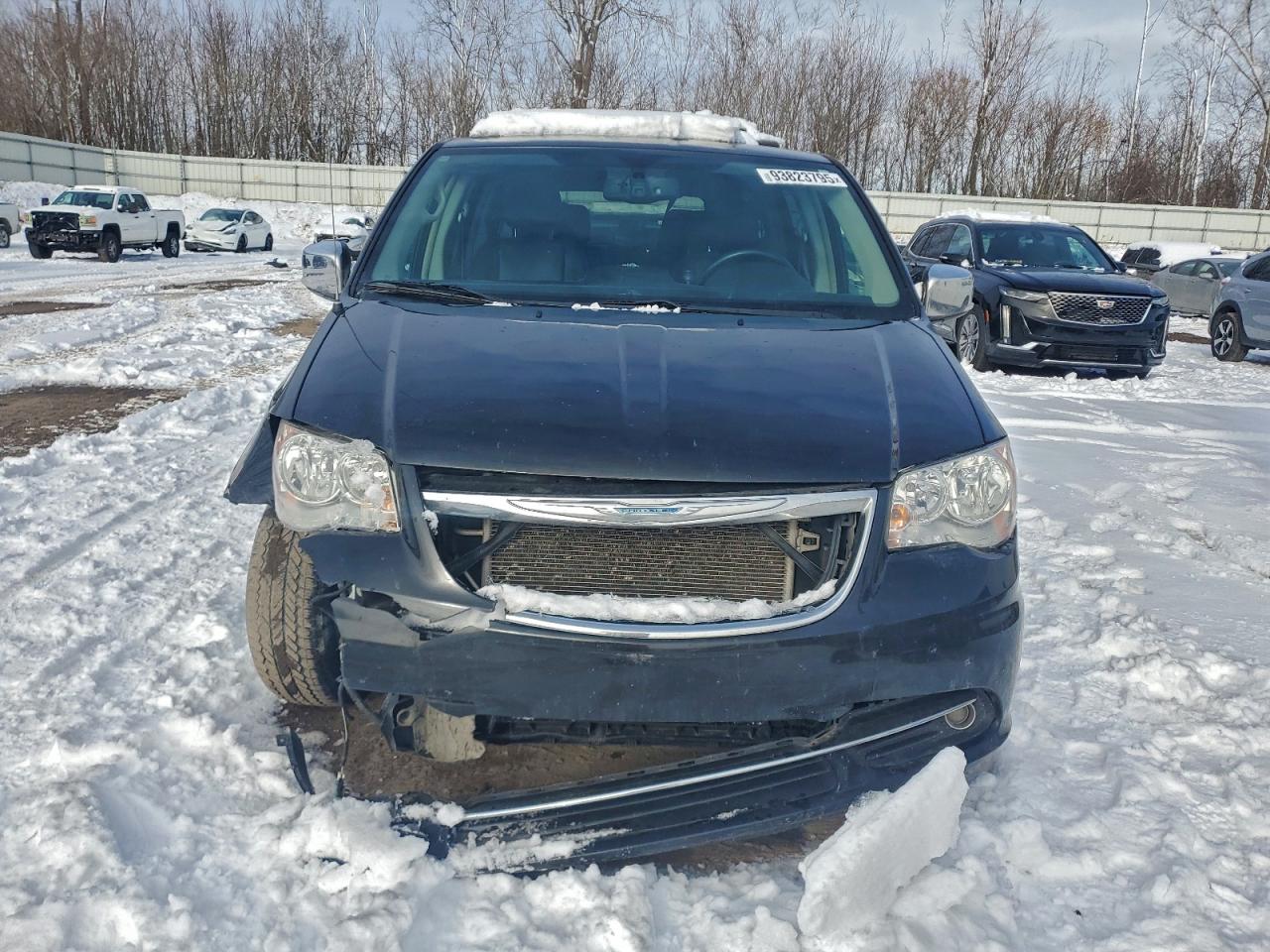 CHRYSLER TOWN & COUNTRY TOURING L
