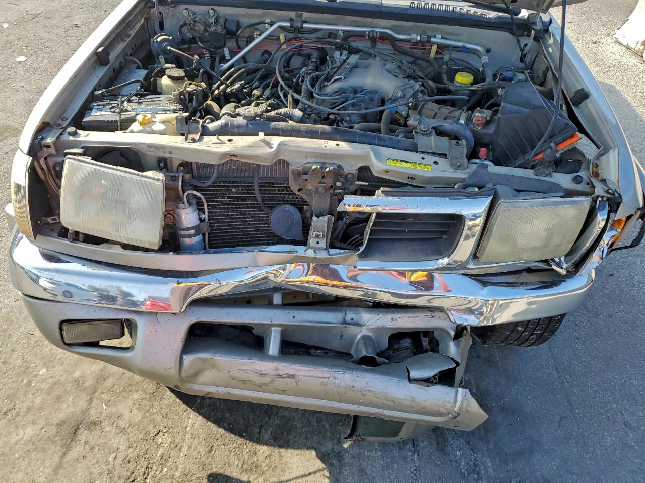 Lot #3309369980 2000 NISSAN FRONTIER C