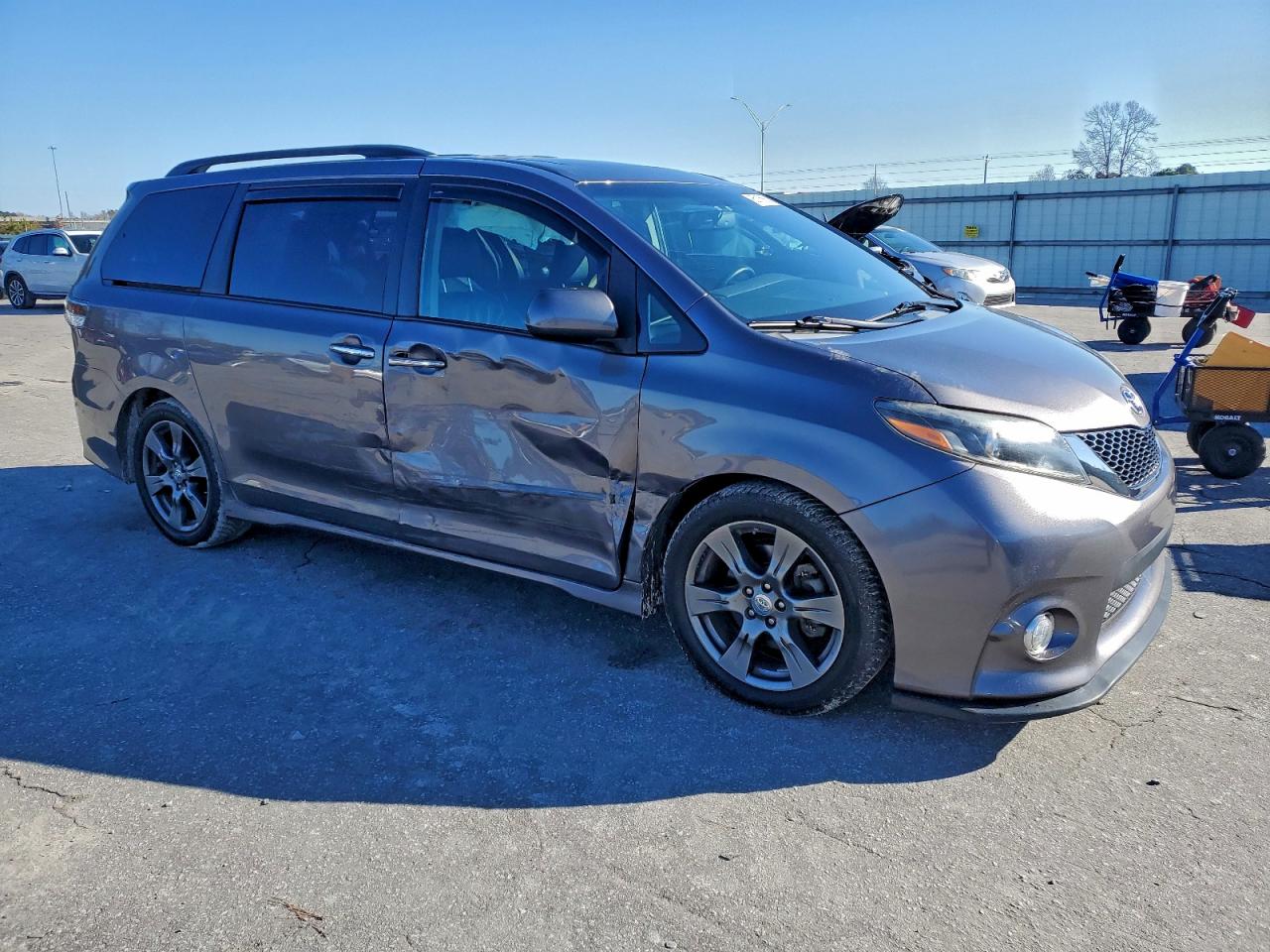 TOYOTA SIENNA SE
