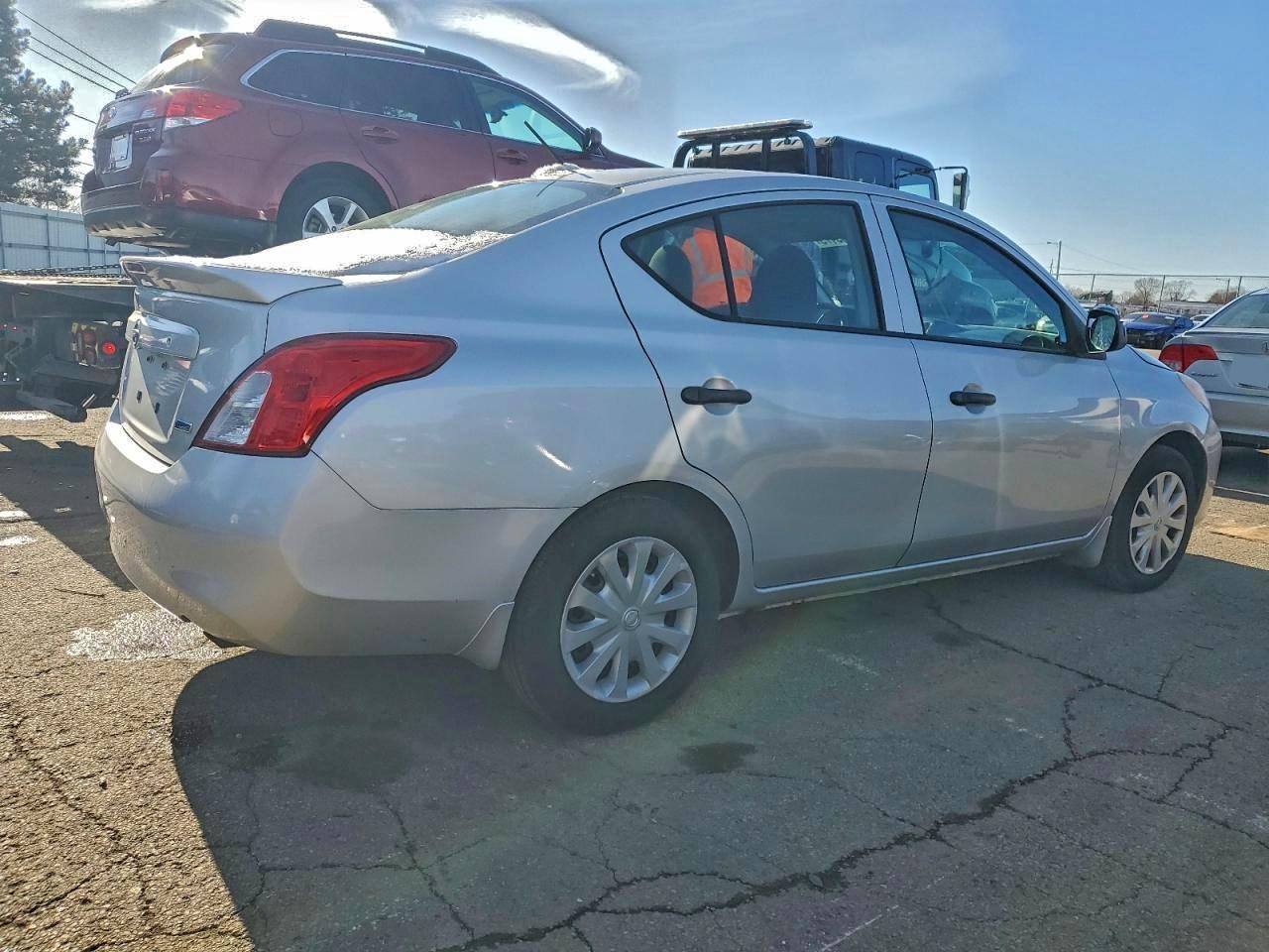 NISSAN VERSA S