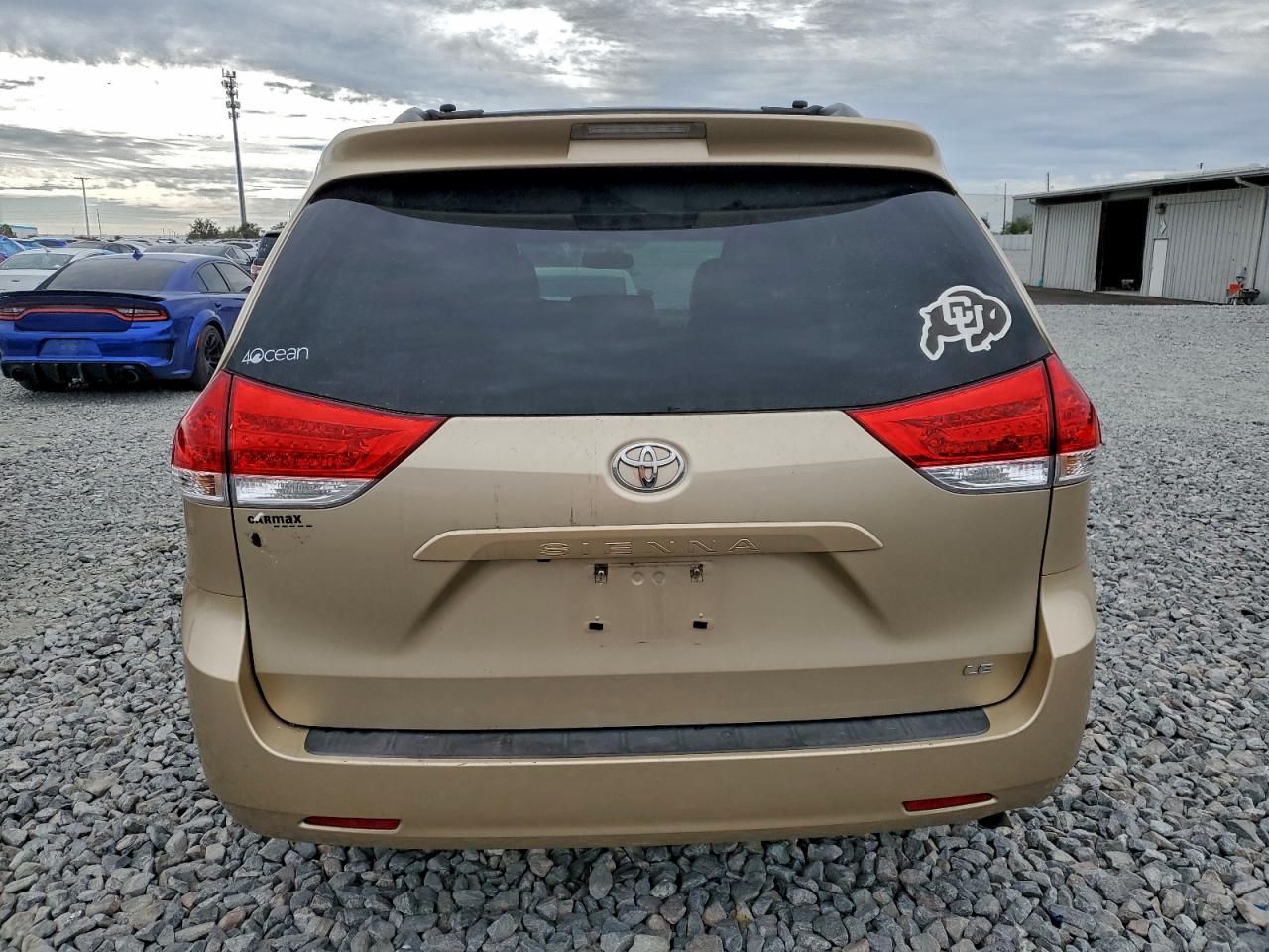 Lot #3301829380 2013 TOYOTA SIENNA LE
