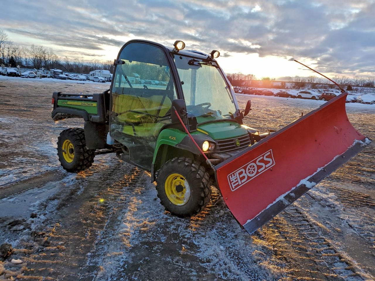 Lot #3316775420 2015 JOHN DEERE GATOR