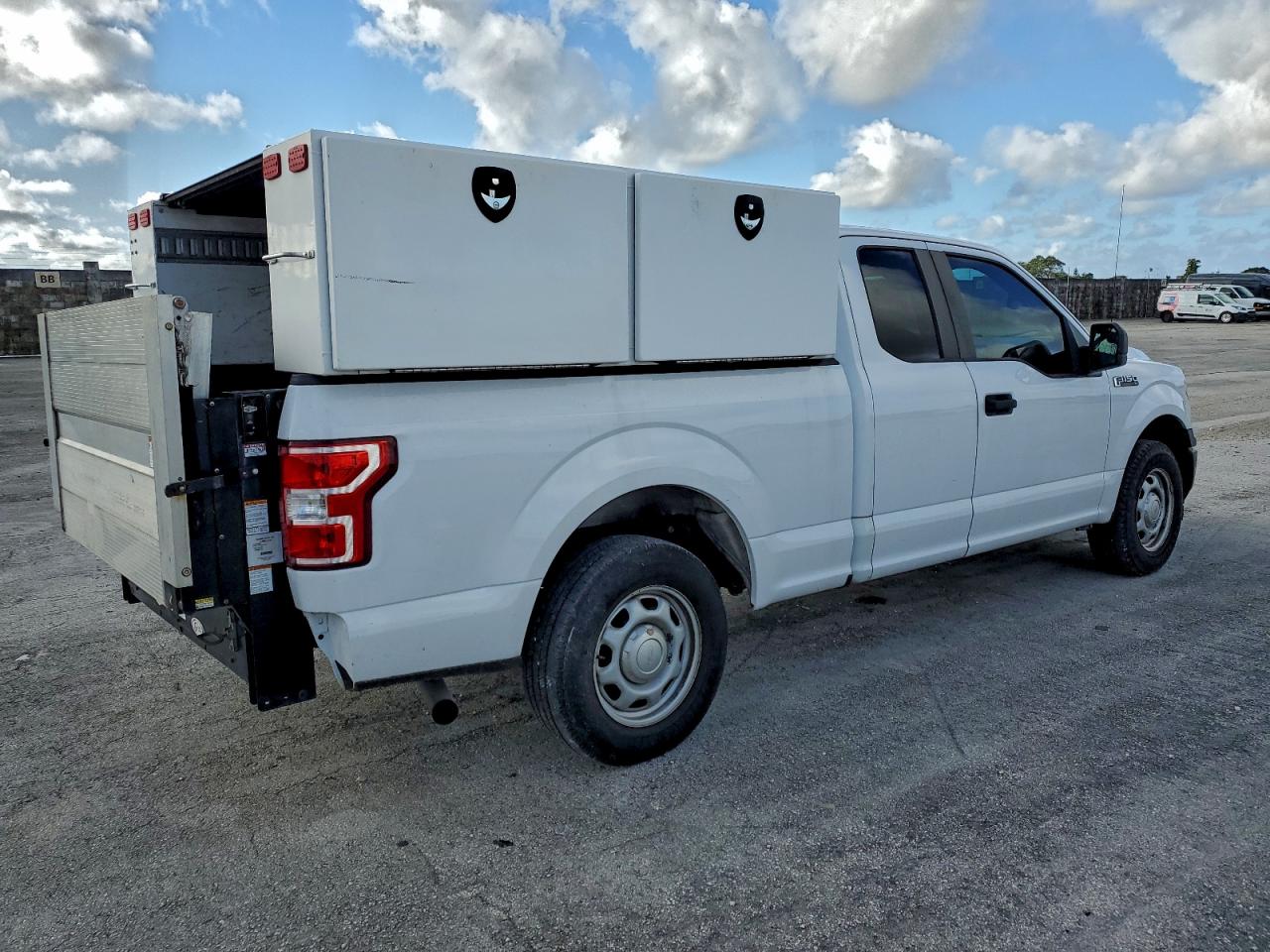 FORD F-150 SUPER CAB