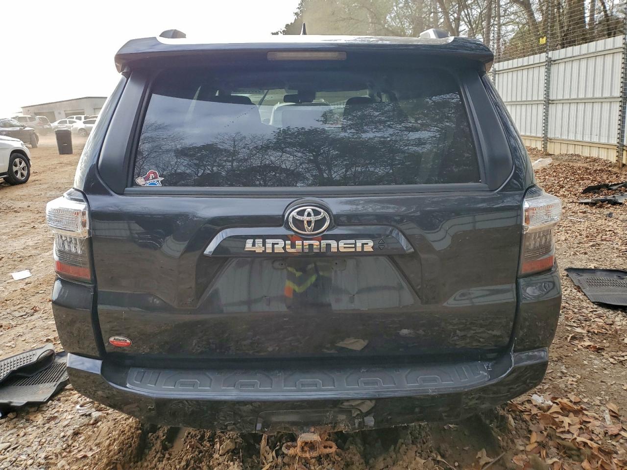 TOYOTA 4RUNNER SR5